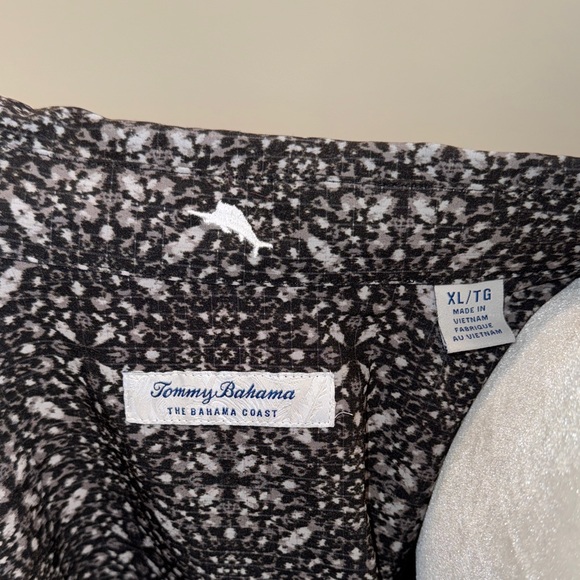 Tommy Bahama Black and Gray Patterned Shirt - Picture 7 of 9